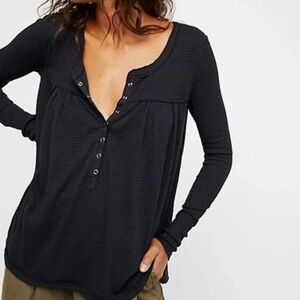 Free People Kai Swing Henley Thermal Top Long Sleeve Grunge BlackSmall Bohemian
